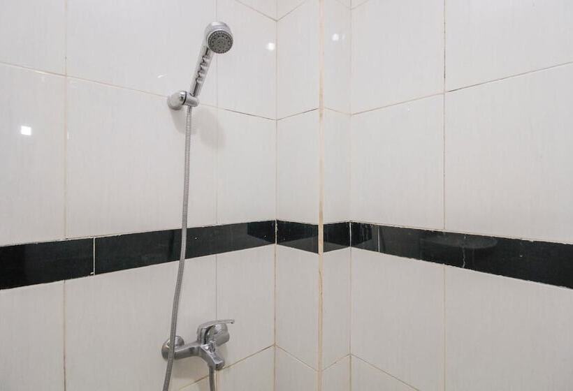 بنسيون Reddoorz Near Taman Samarendah