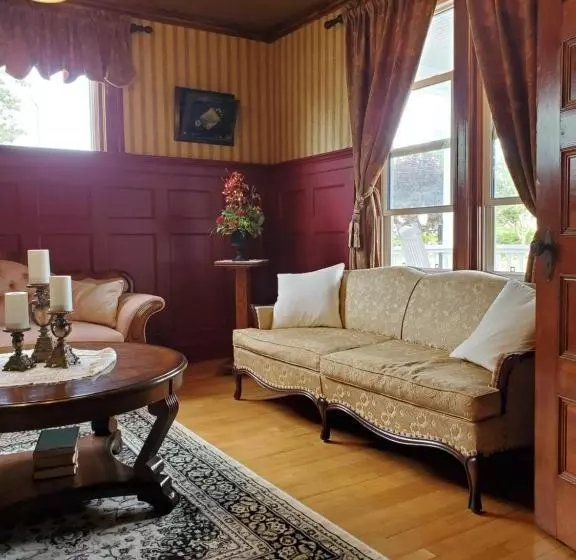 ベッドアンドブレックファースト The Home Place Inn