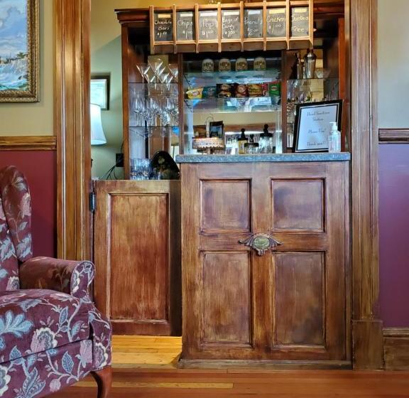 Bed & Breakfast The Home Place Inn