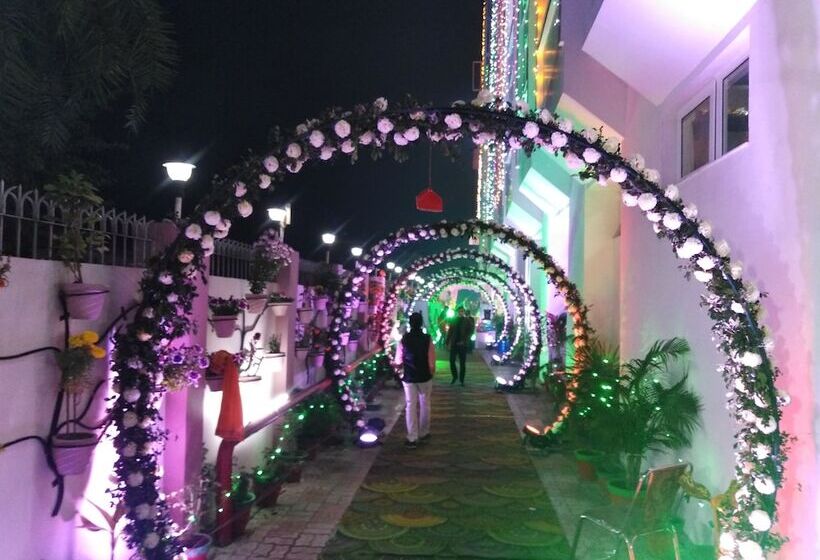 Dhamma Grand Hotel Resort