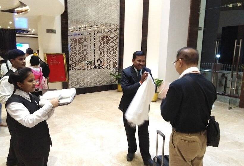 Dhamma Grand Hotel Resort