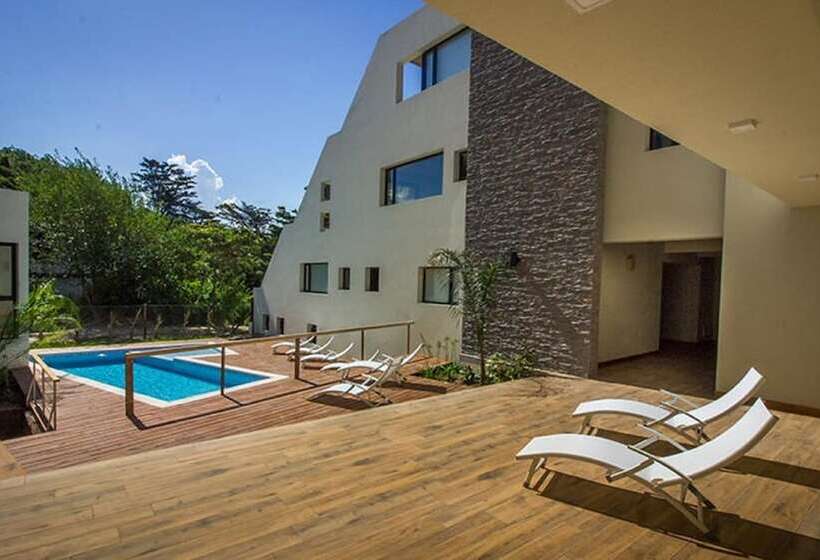 هتل Julieta Y El Mar