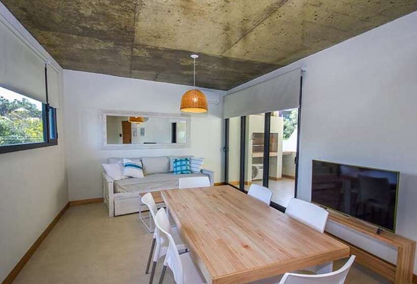 هتل Julieta Y El Mar