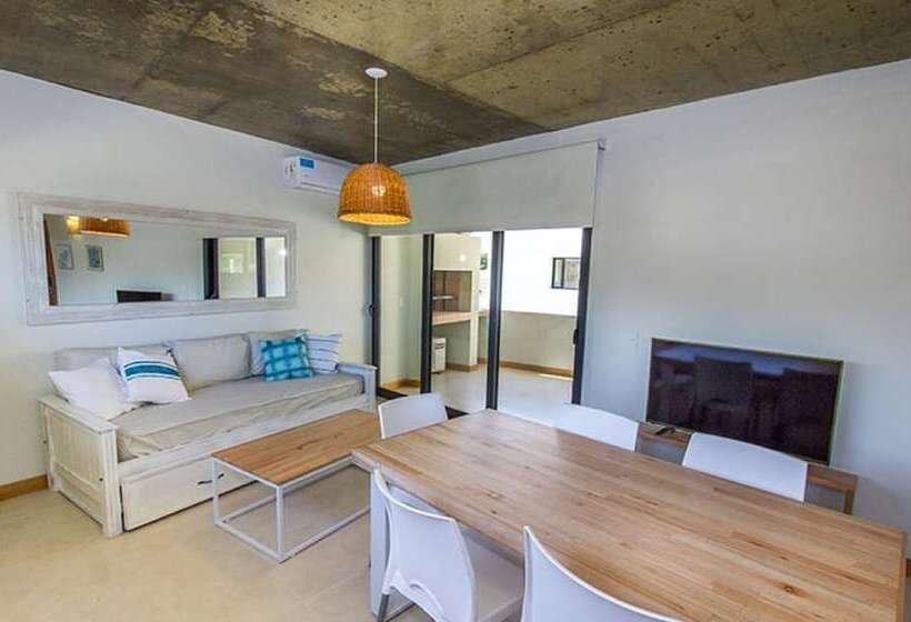 هتل Julieta Y El Mar