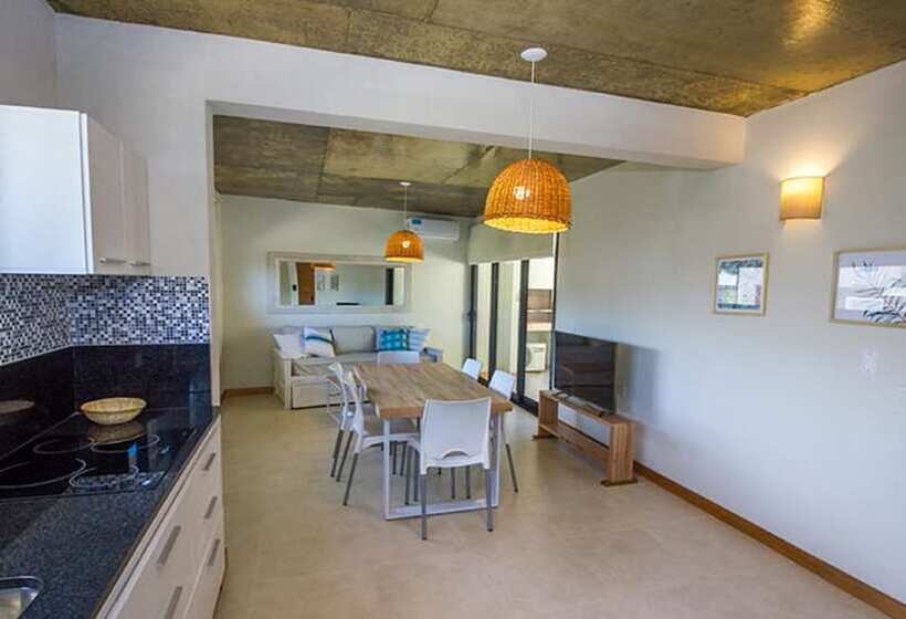 هتل Julieta Y El Mar