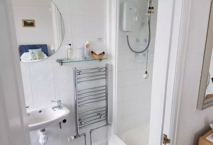 Majatalo Montrose Guest House