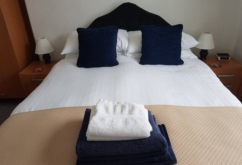 펜션 Montrose Guest House