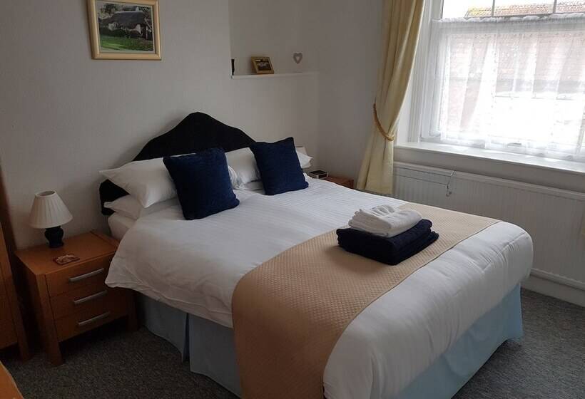 펜션 Montrose Guest House