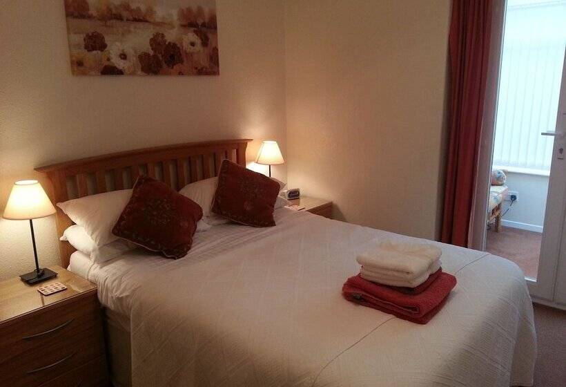 펜션 Montrose Guest House