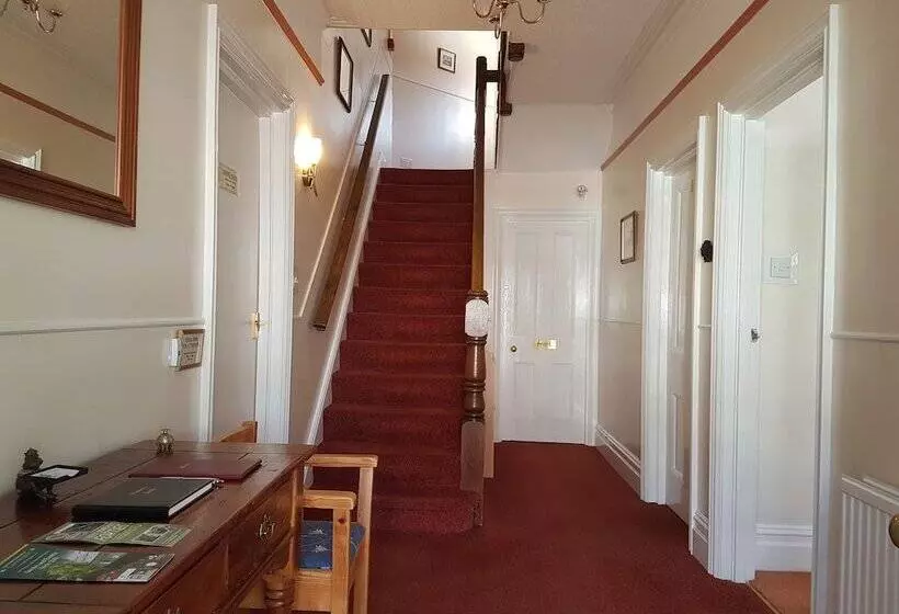 Majatalo Montrose Guest House