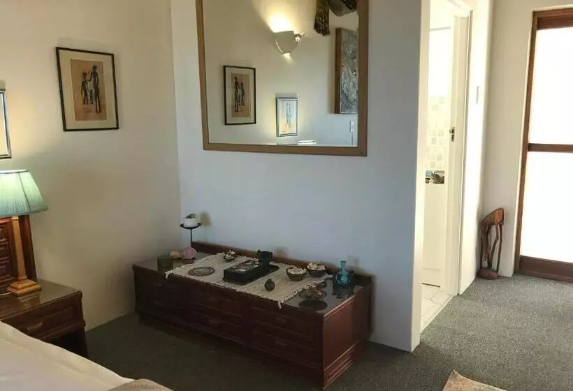 Aamiaismajoitus (B&B) Cycads On Sea Guest House