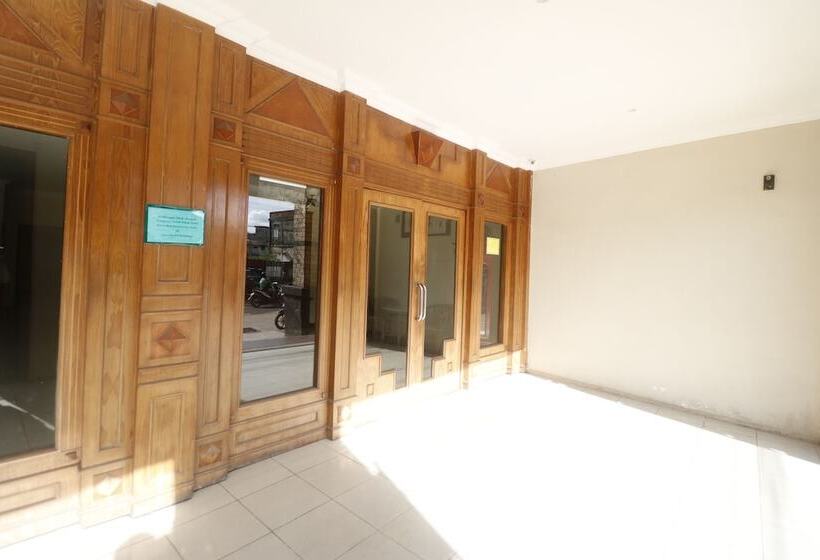 Hotel Reddoorz Plus Near Jambi Prima Mall