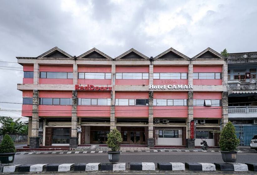Hotel Reddoorz Plus Near Jambi Prima Mall