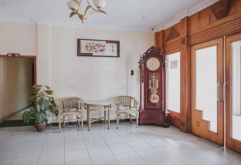 هتل Reddoorz Plus Near Jambi Prima Mall
