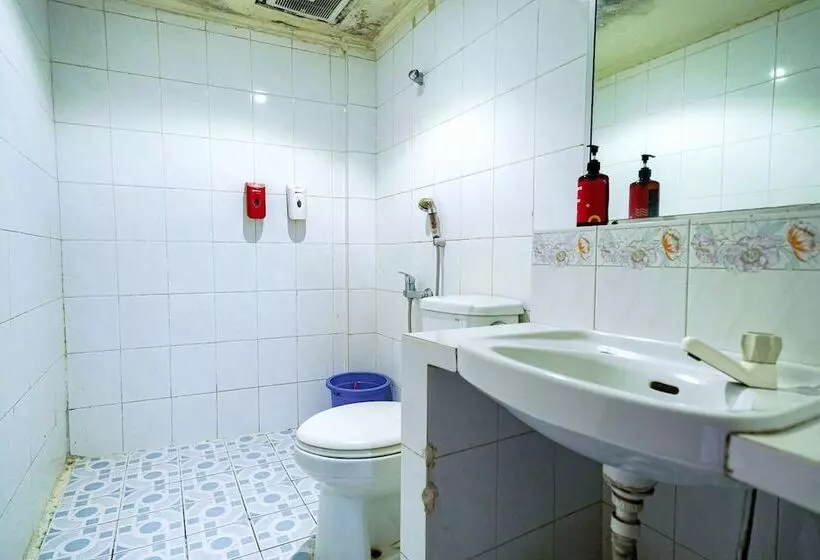 هتل Reddoorz Plus Near Jambi Prima Mall