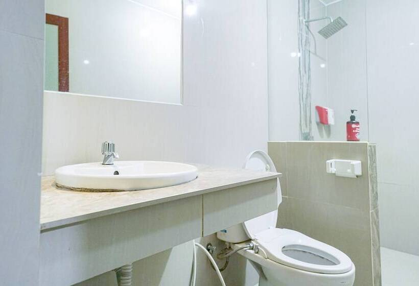 Hotel Reddoorz Plus Near Jambi Prima Mall