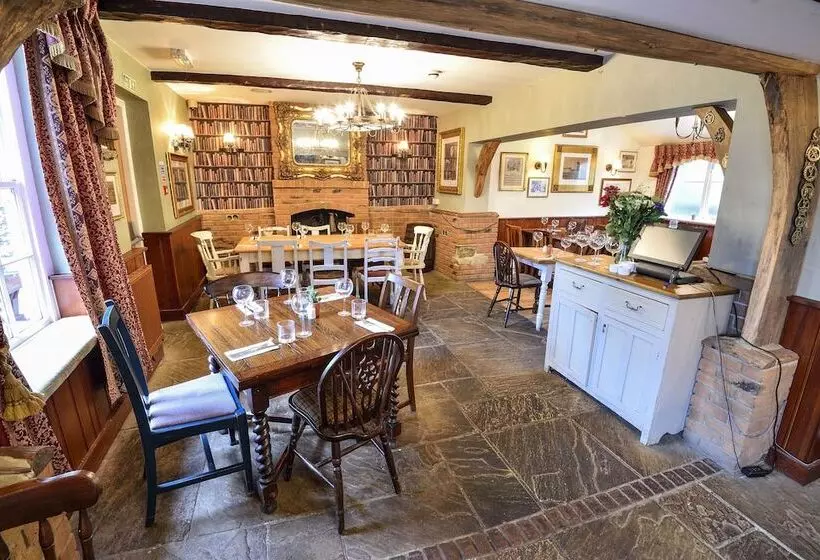Hotelli The Coach And Horses