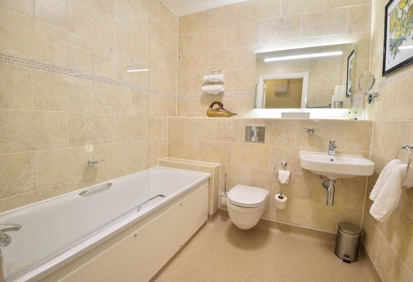 هتل The Coach And Horses