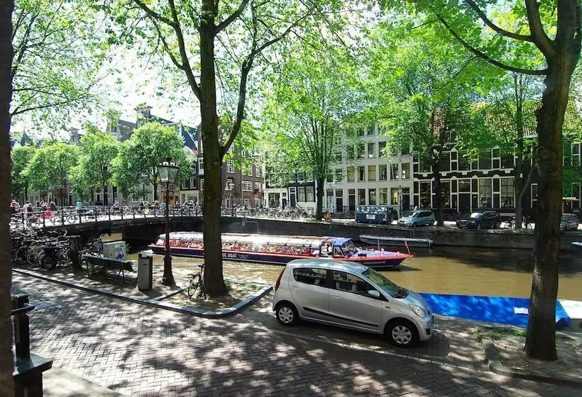 پانسیون 1637: Historic Canal View Suites
