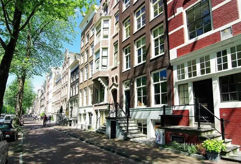 پانسیون 1637: Historic Canal View Suites
