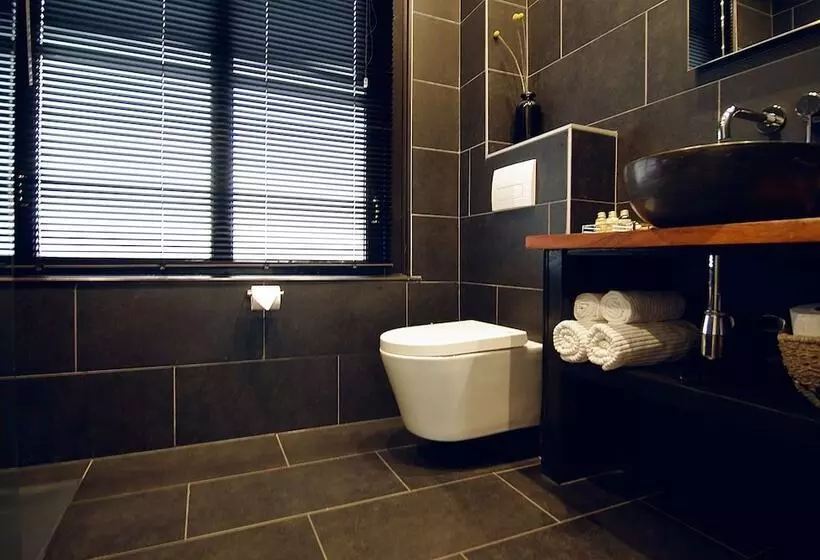پانسیون 1637: Historic Canal View Suites