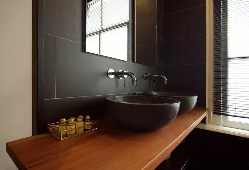 پانسیون 1637: Historic Canal View Suites