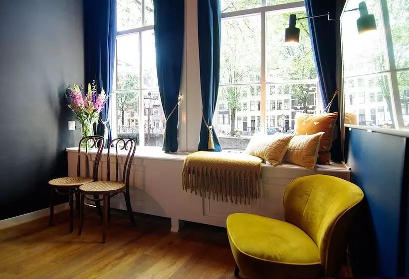 پانسیون 1637: Historic Canal View Suites