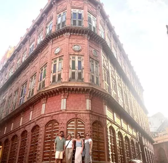ペンション Saffron Guest House & Hostel