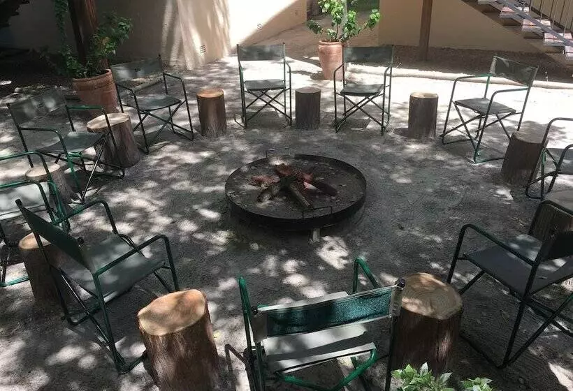 تختخواب و صبحانه The Waterfront, Maun