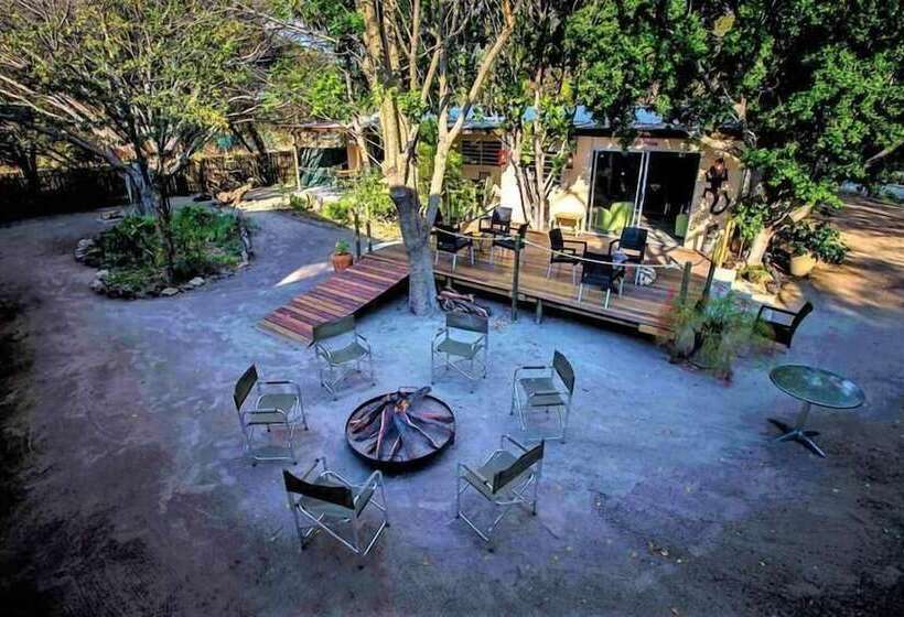 تختخواب و صبحانه The Waterfront, Maun