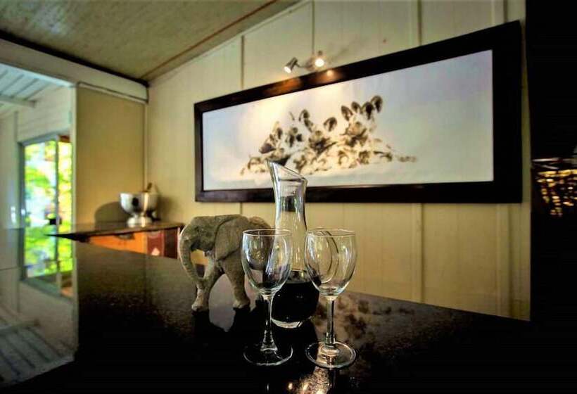 تختخواب و صبحانه The Waterfront, Maun