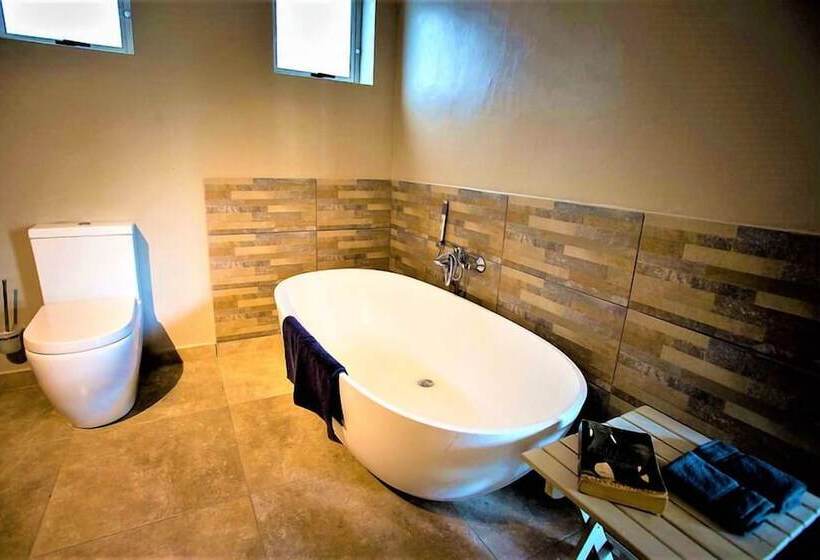 تختخواب و صبحانه The Waterfront, Maun