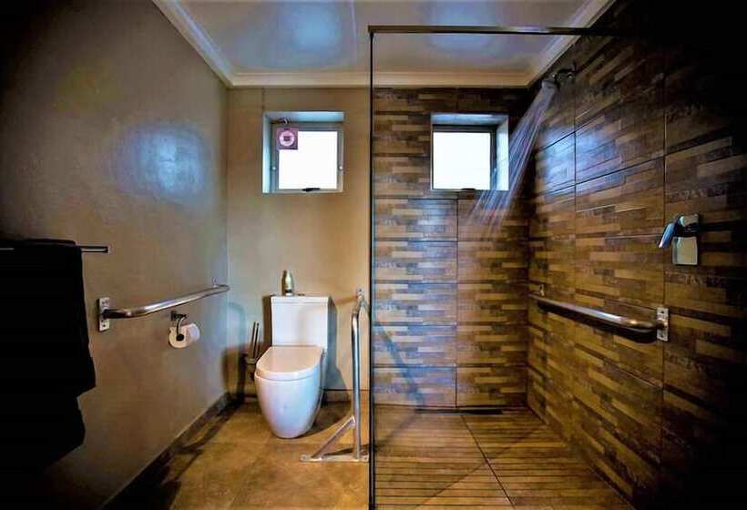 تختخواب و صبحانه The Waterfront, Maun