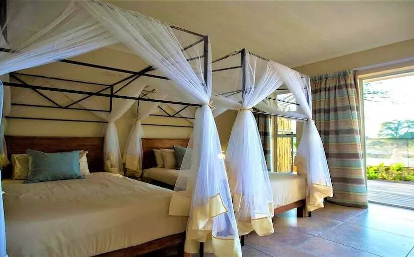 تختخواب و صبحانه The Waterfront, Maun