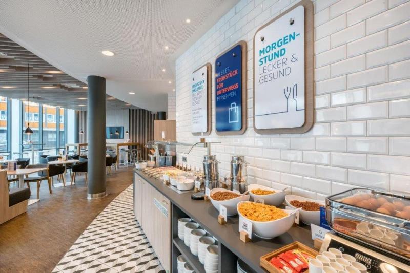 Отель Holiday Inn Express Oberhausen, An Ihg