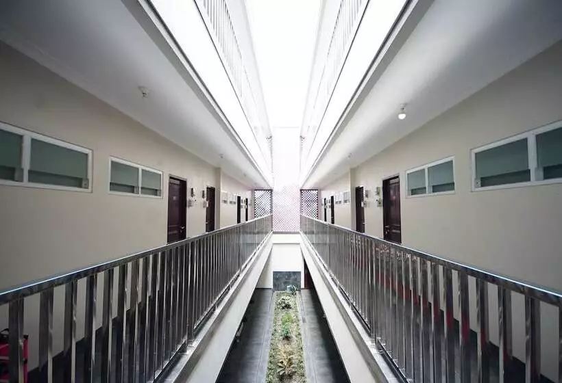 ホテル Oyo 270 Madinah Residence Syariah