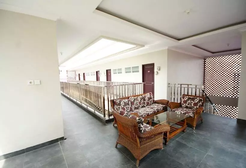 ホテル Oyo 270 Madinah Residence Syariah