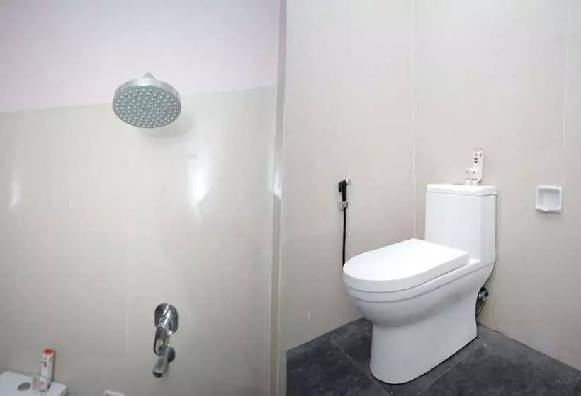 ホテル Oyo 270 Madinah Residence Syariah