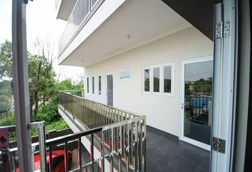 ホテル Oyo 270 Madinah Residence Syariah