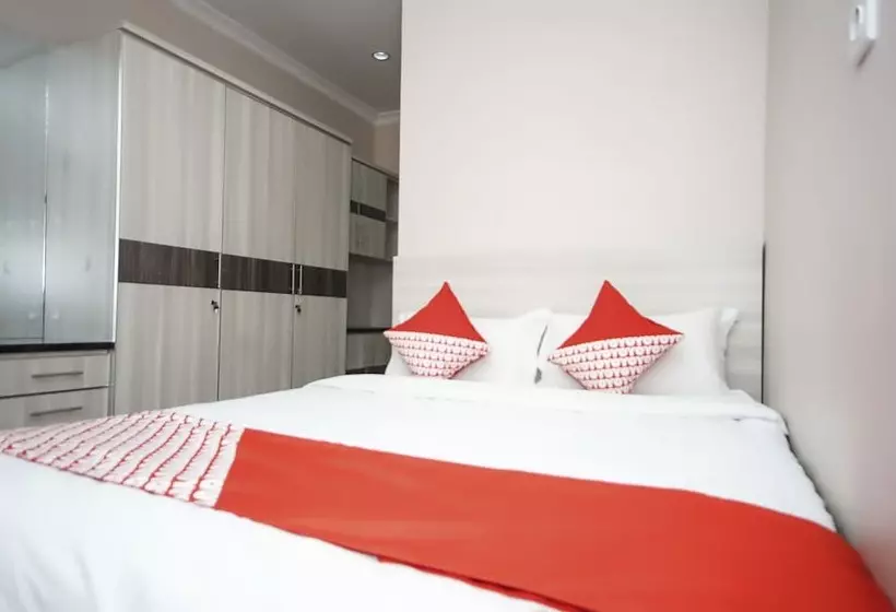 ホテル Oyo 270 Madinah Residence Syariah