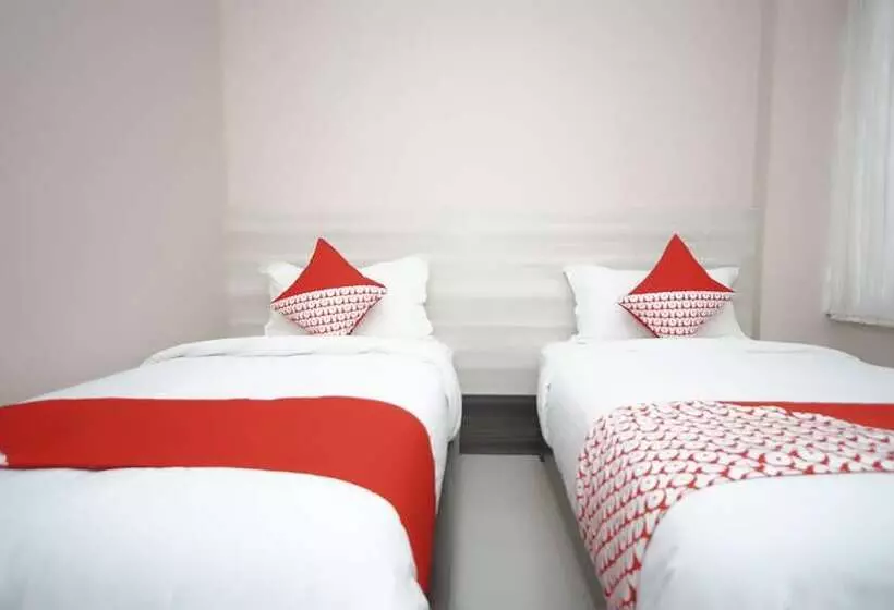 ホテル Oyo 270 Madinah Residence Syariah