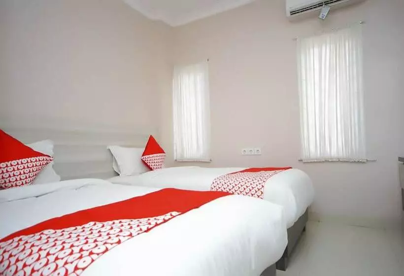 ホテル Oyo 270 Madinah Residence Syariah