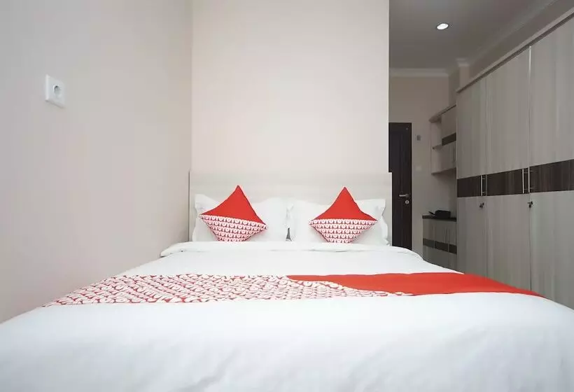ホテル Oyo 270 Madinah Residence Syariah