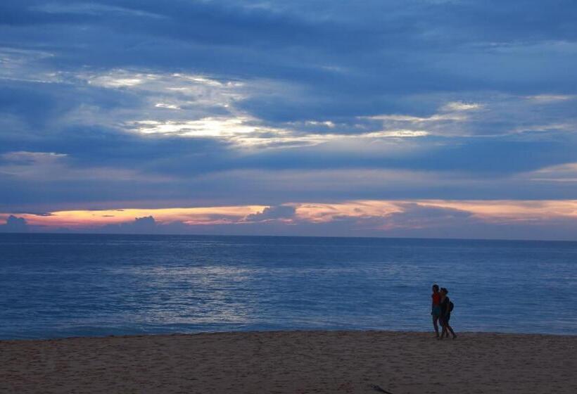 ホテル Shenora Beach Resort