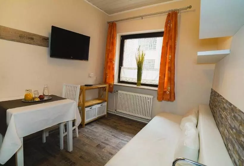 Hotelli Gästehaus Präsenzhof