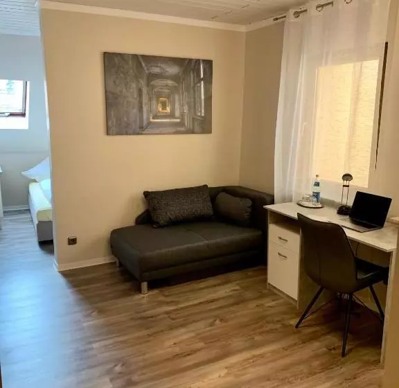 Hotelli Gästehaus Präsenzhof