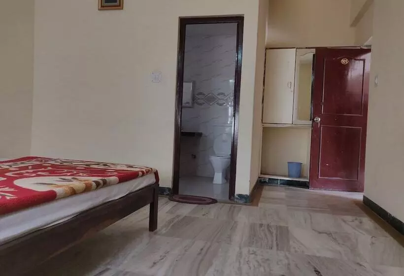 Hotelli Leela Nikunj