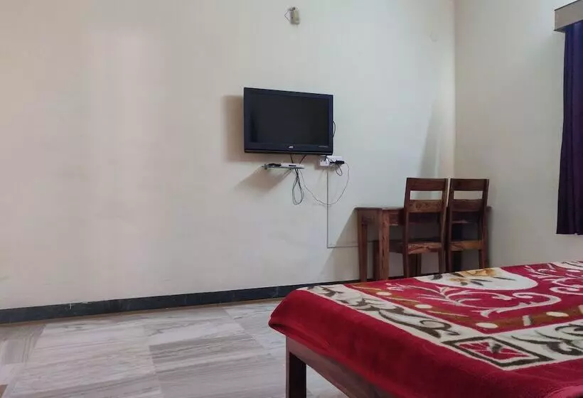 Hotelli Leela Nikunj
