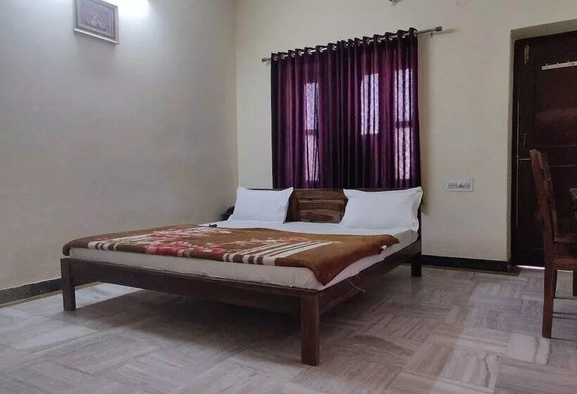 Hotelli Leela Nikunj