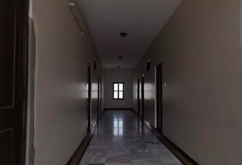 Hotelli Leela Nikunj